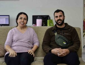 Öğrencisi ile aynı okulda öğretmenlik yapmaya başladı