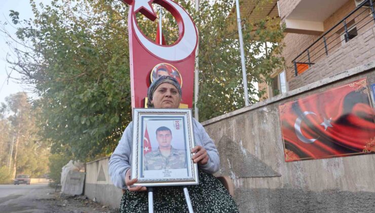 Şehit anasının gözyaşlarına evladının silah arkadaşları son verdi