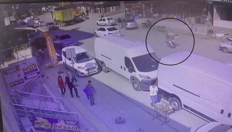 Şov uğruna canını hiçe sayan motosikletli, kaza yapınca arkasına bakmadan kaçtı o anlar kamerada