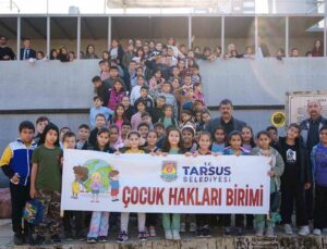 Tarsus’ta çocuklar haklarını eğlenerek öğrendi