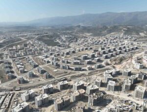 Türkiye’nin en büyük 2. şantiyesinde depremzede vatandaşlar sıcak yuvalarına kavuşmanın heyecanını yaşıyorlar