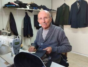 80 yaşında babasının mesleğini sürdürüyor