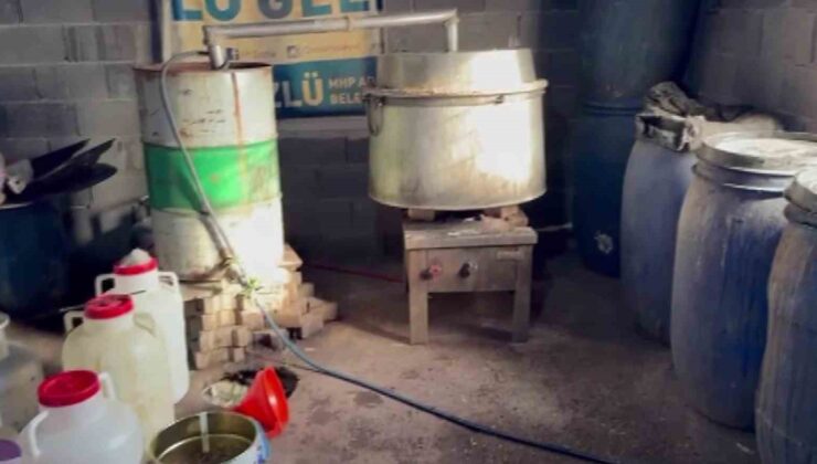 Adana’da ev baskında bin 50 litre kaçak alkol ele geçirildi