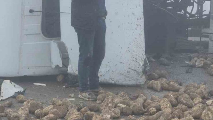 Afşin’de pancar yüklü tır devrildi