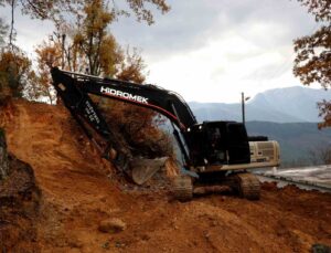 Alanya Belediyesi 18 yıldır açılamayan yolları açıyor