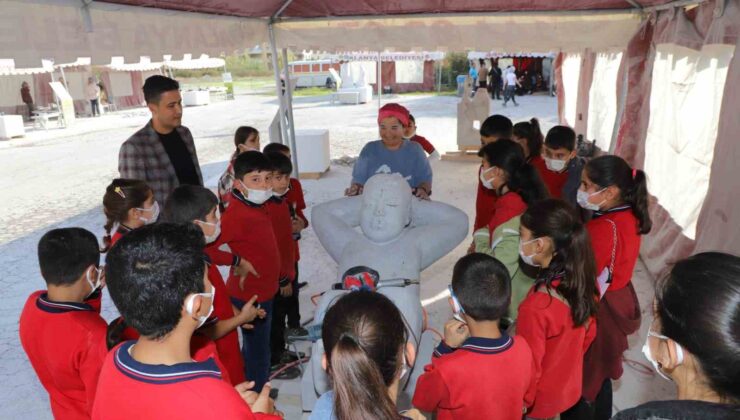 Alanya’da öğrenciler sanatla tanışıyor