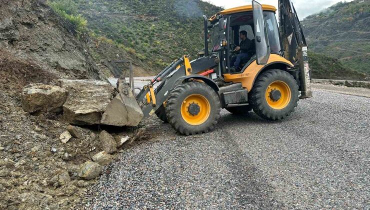 Alanya’da yağıştan etkilenen mahalle yollarında bakım ve onarım