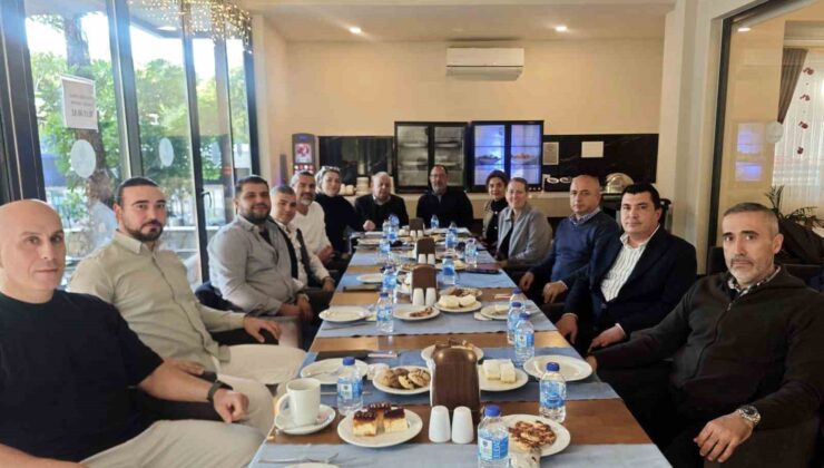 Alanyalı turizmcilerden petrol dolum tesisinin büyütülmesine tepki