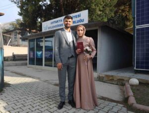Antakya’da bin 140 çift mutluluğa imzayı prefabrik evlendirme dairesinde attı