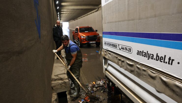 Antalya Büyükşehir Belediyesi 545 personel 336 araç ile teyakkuzda