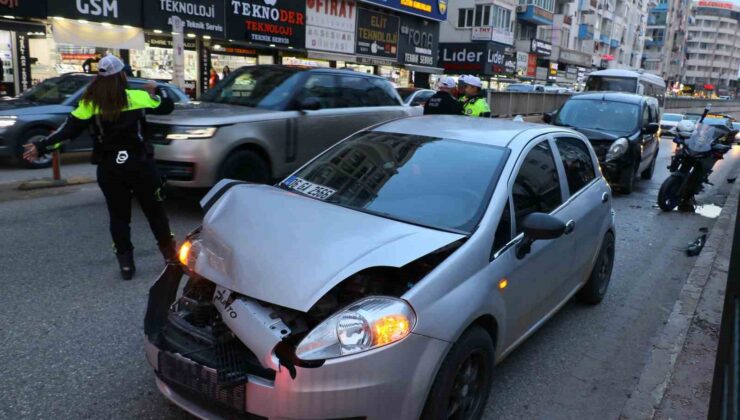 Antalya’da 3 aracın karıştığı zincirleme kazada 1 kişi yaralandı