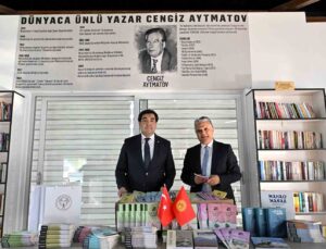 Aytmatov’un eserleri kütüphaneye bağışlandı