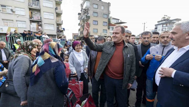 Başkan Seçer, pazar yerini gezdi, vatandaşları dinledi