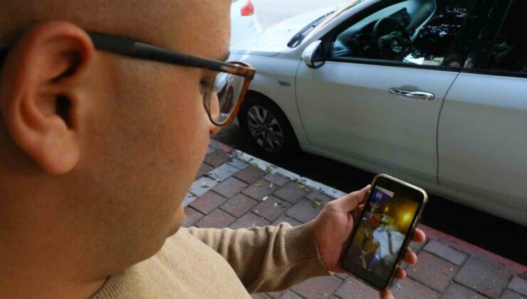 Birinci yılını tamamlayamadığı evliliğinin yıl dönümünde boşanmasını simit dağıtarak kutladı