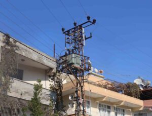 Bomba gibi patlayan trafo vatandaşları tedirgin etti