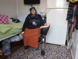 Depremde eşini, kızını ve bacağını kaybeden kadın, protez bacağının değişimi için görüştüğü firmadan olumsuz cevap aldı