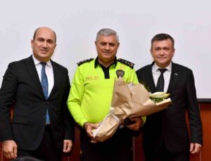 Emekli olan Emniyet Müdür Yardımcısı Garanlı’ya jest