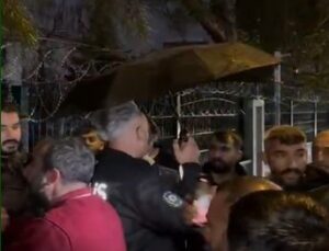 Esnaf ile vatandaşların park kavgasını biber gazı da ayıramadı