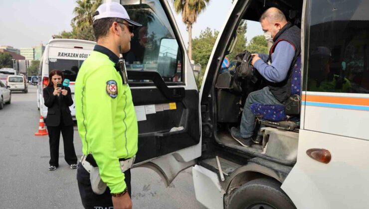 Gereksiz korna çaldığı için ceza kesilen sürücü çileden çıktı: “Bu trafikte korna gerekli ki çalıyoruz”