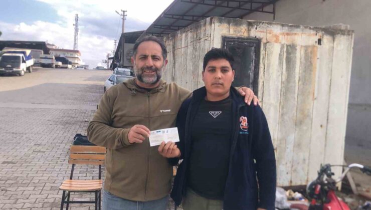 Halde yevmiye ile çalışan Suriye uyruklu genç, bulduğu 315 bin liralık çeki sahibine teslim etti