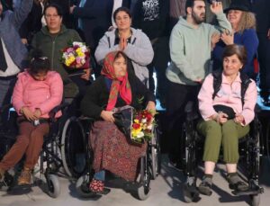 Hatay Büyükşehir Belediyesi engelli vatandaşlara araç dağıttı