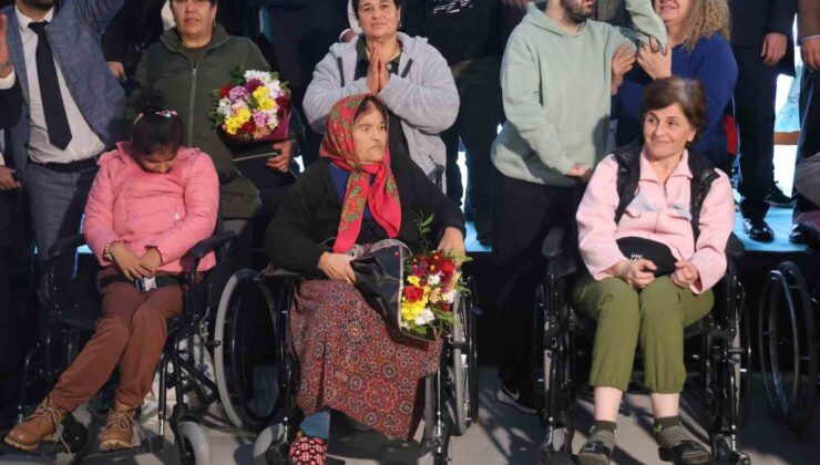 Hatay Büyükşehir Belediyesi engelli vatandaşlara araç dağıttı