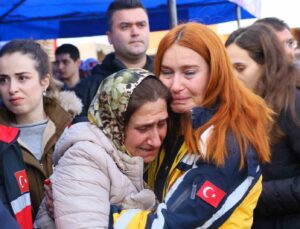 Helikopter kazasında hayatını kaybeden 3 kişi için tören düzenlendi