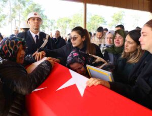 Helikopter kazasında hayatını kaybeden doktor ve ATT personeli toprağa verildi