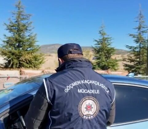 Isparta’da düzensiz göçmen operasyonu: 10 düzensiz göçmen ülkelerine gönderiliyor