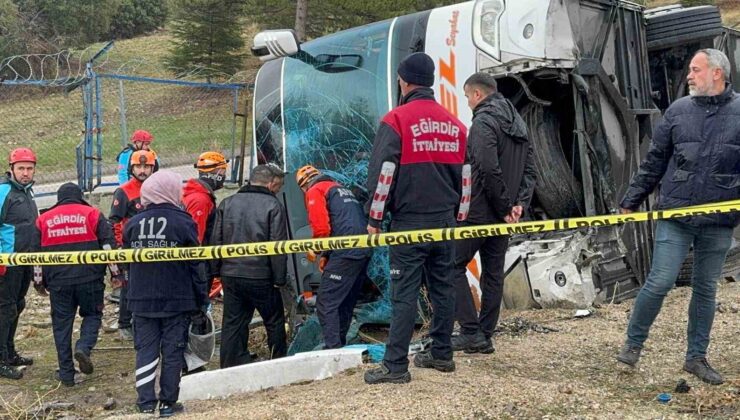 Isparta’da yolcu otobüsü devrildi: 1 ölü, çok sayıda yaralı