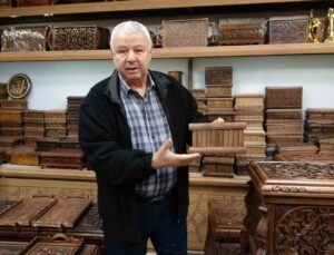 Kahramanmaraş’ın ceviz oyma sandıkları geçmişten günümüze ilgi görüyor