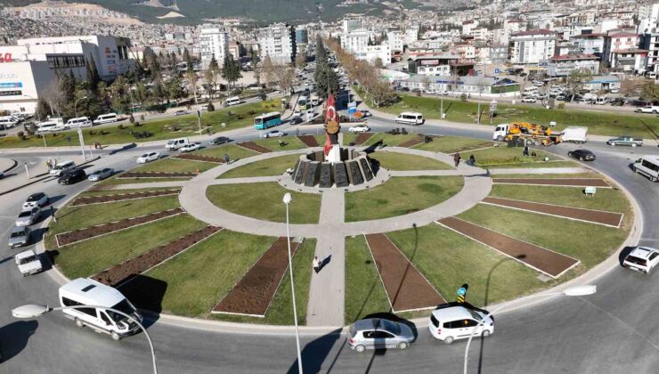 Kahramanmaraş’ta 500 bin mevsimlik çiçek toprakla buluştu