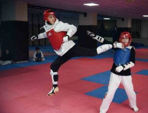 Kepezli tekvandocular şampiyonaya hazırlanıyor