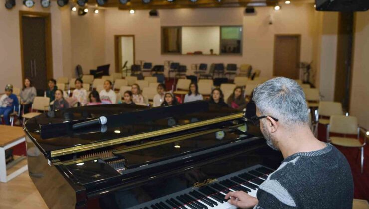 Konyaaltı’nda geleceğin sanatçıları yetişiyor