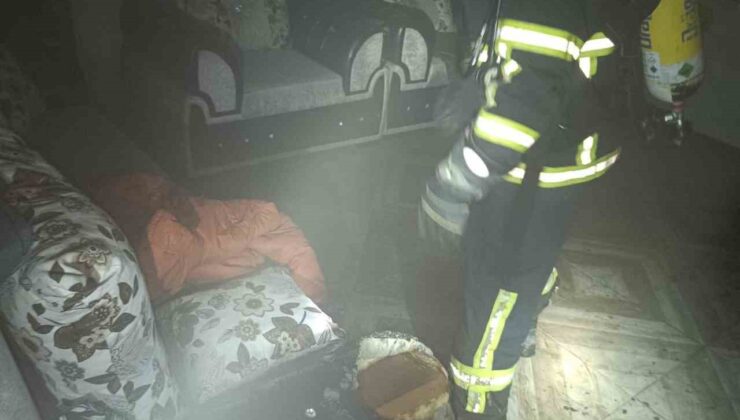 Kumlu’da çıkan ev yangını