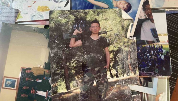 Mahalle muhtarı enkazdan çıkan hatıraların sahiplerini arıyor