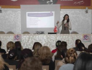 Mersin’de kadınlar ’meme kanseri’ konusunda bilinçlendiriliyor