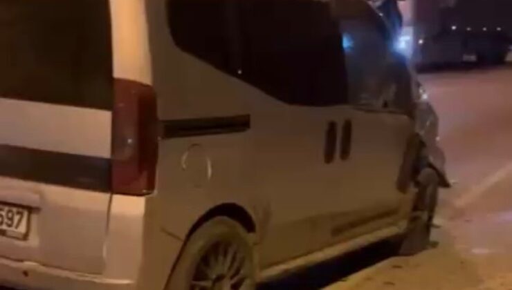Mersin’de motosikletle hafif ticari araç çarpıştı: 2 ölü, 1 yaralı