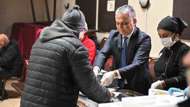 Muratpaşa’da dayanışma sofrası büyüyor