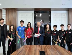 Muratpaşa’nın squash başarısı