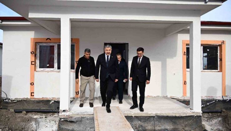 Osmaniye’de Çona ve Dereli köyünde yapımı devam eden köy konutlarının yüzde 75’i tamamlandı