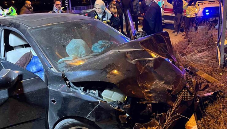 Osmaniye’de iki otomobil çarpıştı: 1 ölü, 2 yaralı