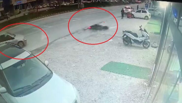 Otomobille çarpışan motosikletli metrelerce sürüklendi: O anlar kamerada