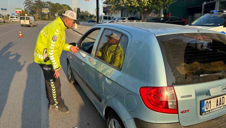 Polisten sürücülere ’akıllı kavşak’ bilgilendirmesi