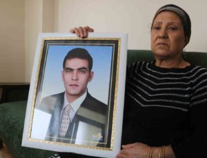 Reyhanlı saldırısında evladı vefat eden anne: “Biz evlat acısı gördüysek, inşallah Esad da görür”