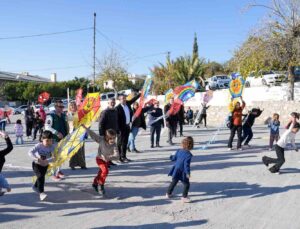 Tarsus’ta ’Uçurtma Şenliği’ renkli görüntülere sahne oldu
