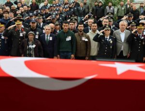 Uzman çavuşun çarpıp şehit ettiği polis memuru son yolculuğuna uğurlandı
