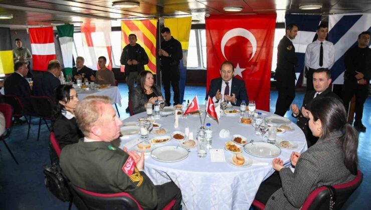 Vali Pehlivan, şehit yakınları ve gazilerle bir araya geldi