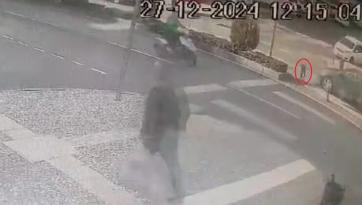 Yaya geçidinden geçen köpeğe otomobil çarptı