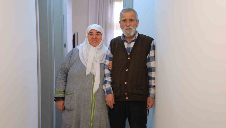 Yeni yuvasına kavuşan depremzede: “Biz evsiz de kalabilirdik ama vatansız olamayız”